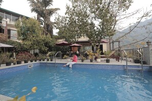 2 outdoor pools - Yogved Hospitality And Resort (Narendranagar)