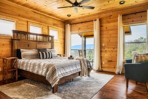 4 chambres, fer et planche à repasser, lit parapluie, Wi-Fi gratuit
