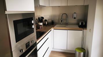 Réfrigérateur, micro-ondes, four, lave-vaisselle