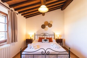 1 bedroom, iron/ironing board, free WiFi, bed sheets - Leondardo Apartment ~ LE FRAINE (New Opening 2022) (Santa Luce)