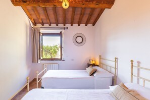 2 bedrooms, iron/ironing board, free WiFi, bed sheets - Raffaello Apartment ~ LE FRAINE (New Opening 2022) (Santa Luce)
