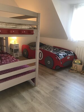 2 bedrooms