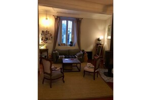 TV - Fully restored 18th century country house with private swimming pool (Marseille)