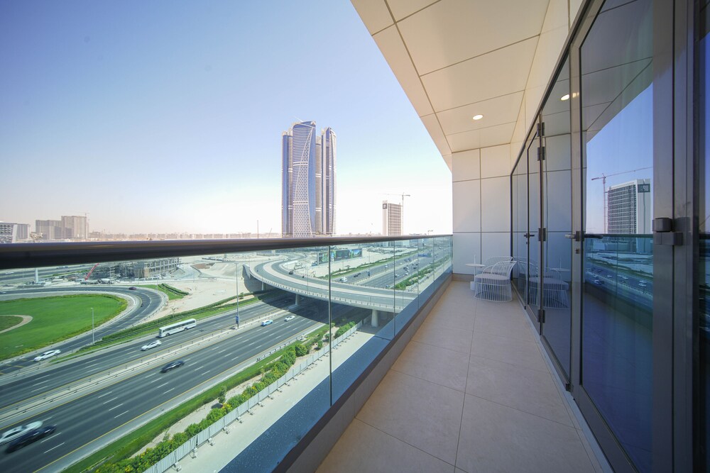 Business Bay 1br Canal View Rooftop Pool - 360 Vacation - Dubai