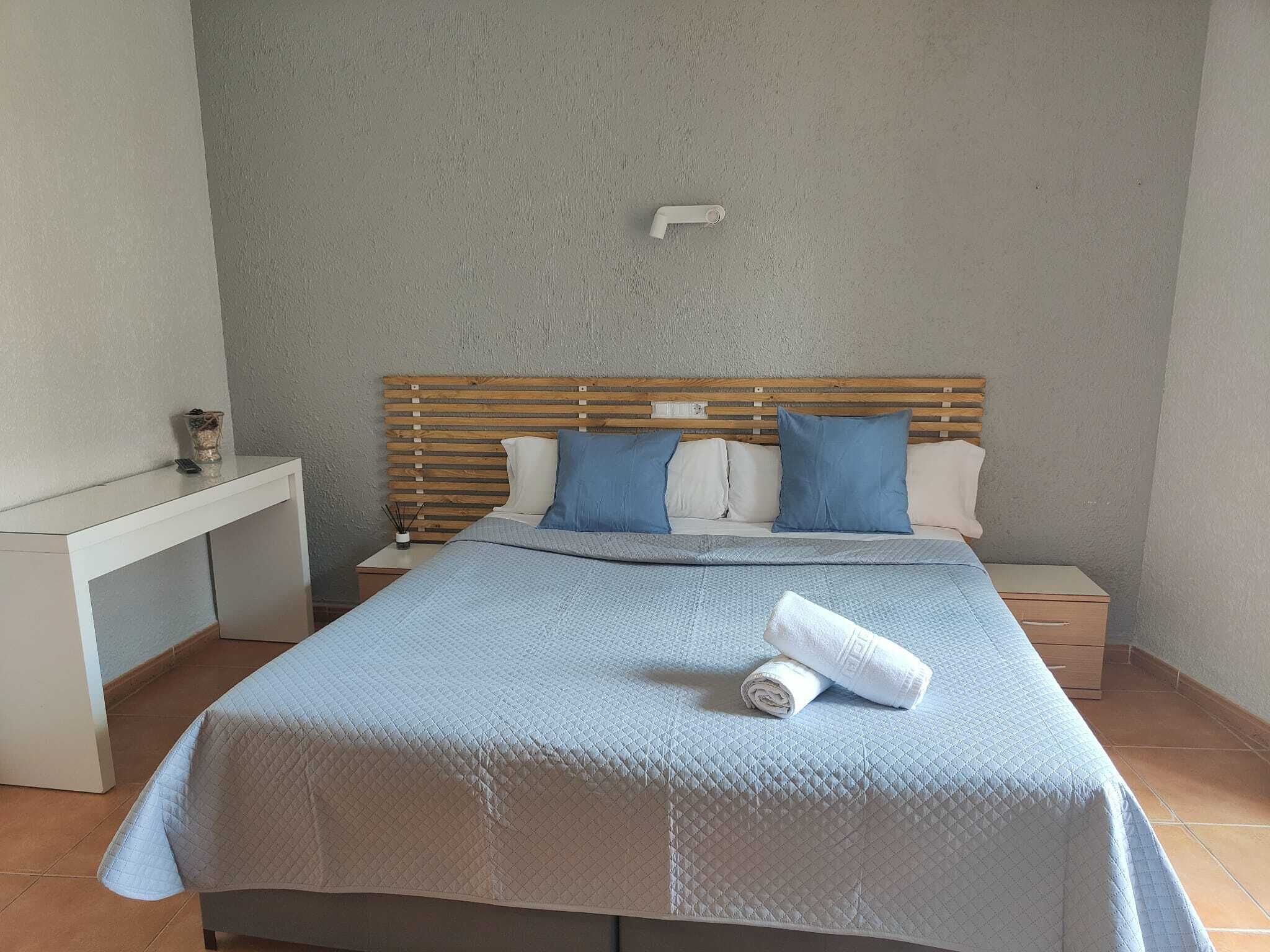 Standaard tweepersoonskamer, 1 queensize bed | Een bureau, babybedden, extra bedden, gratis wifi
