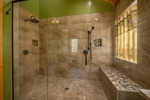 Combined shower/bathtub, eco-friendly toiletries, hair dryer, towels