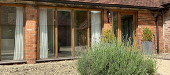 Bright two bed cottage in beautiful countryside with log burner.