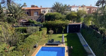 Villa with swimming pool and 5 min from the beach too quiet