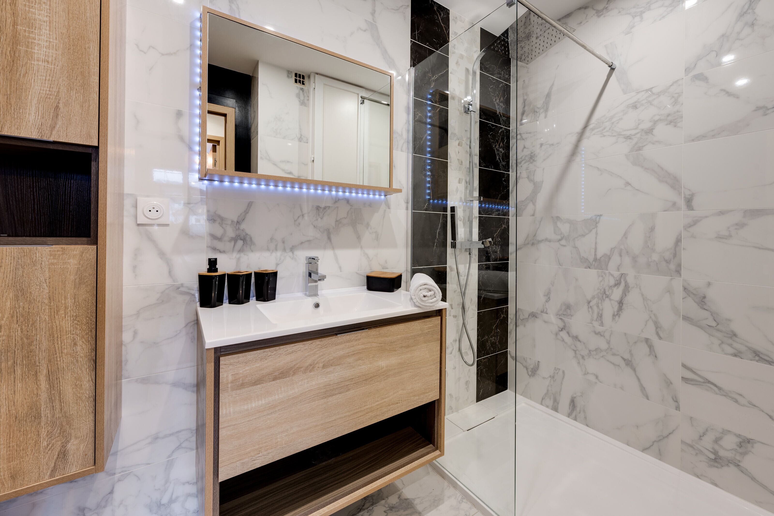 Shower, free toiletries, hair dryer, towels