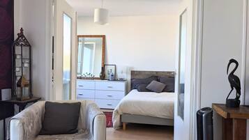 1 chambre, fer et planche Ă repasser, Wi-Fi, draps fournis