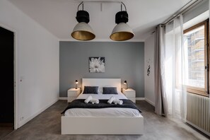 3 bedrooms, iron/ironing board, travel crib, WiFi