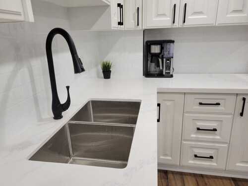 Clean and Modern Guest Suite in Whitby