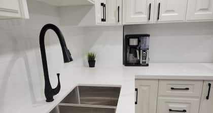 Clean and Modern Guest Suite in Whitby