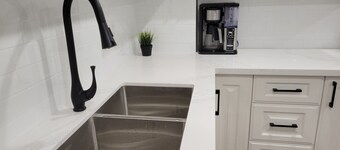 Clean and Modern Guest Suite in Whitby