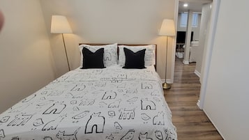 2 bedrooms, desk, iron/ironing board, free WiFi