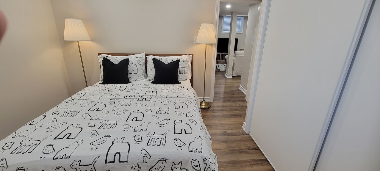 Clean And Modern Guest Suite In Whitby - Pickering