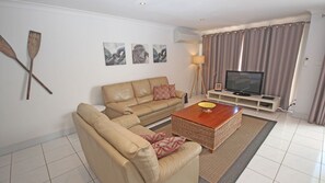 TV - Paradise Waters - No. 13 (Coffs Harbour)