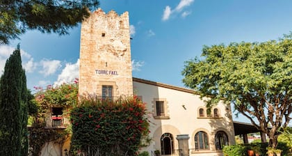 Just 5 minutes from the beach, 15 minutes from Barcelona, Luxury villa