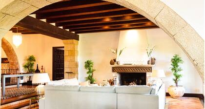 Just 5 minutes from the beach, 15 minutes from Barcelona, Luxury villa