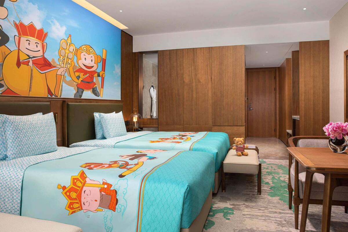 Family Room, 2 Double Beds, City View