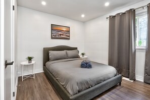 4 Schlafzimmer, Schreibtisch, Bügeleisen/Bügelbrett, kostenloses WLAN