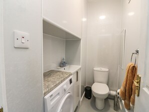 Cottage | Bathroom | Shower - 6 Lowlands (Arisaig)