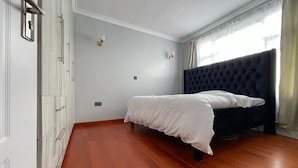 Business Apartment - Stay.Plus White House Apartment (Muchatha)