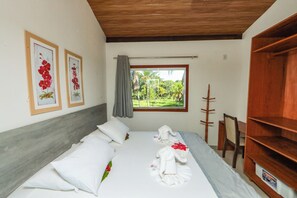 迷你吧、書桌、手提電腦工作空間、免費 Wi-Fi