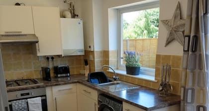 2 bed town house in Stamford 10 minute walk to the town center