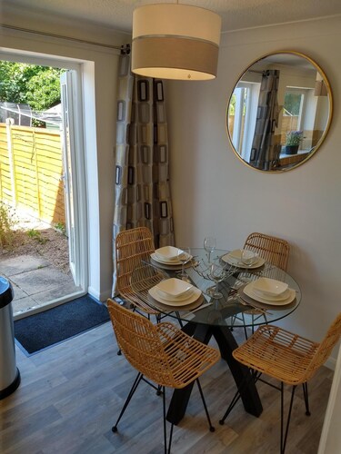 2 bed town house in Stamford 10 minute walk to the town center