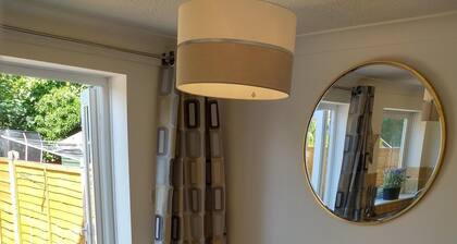 2 bed town house in Stamford 10 minute walk to the town center