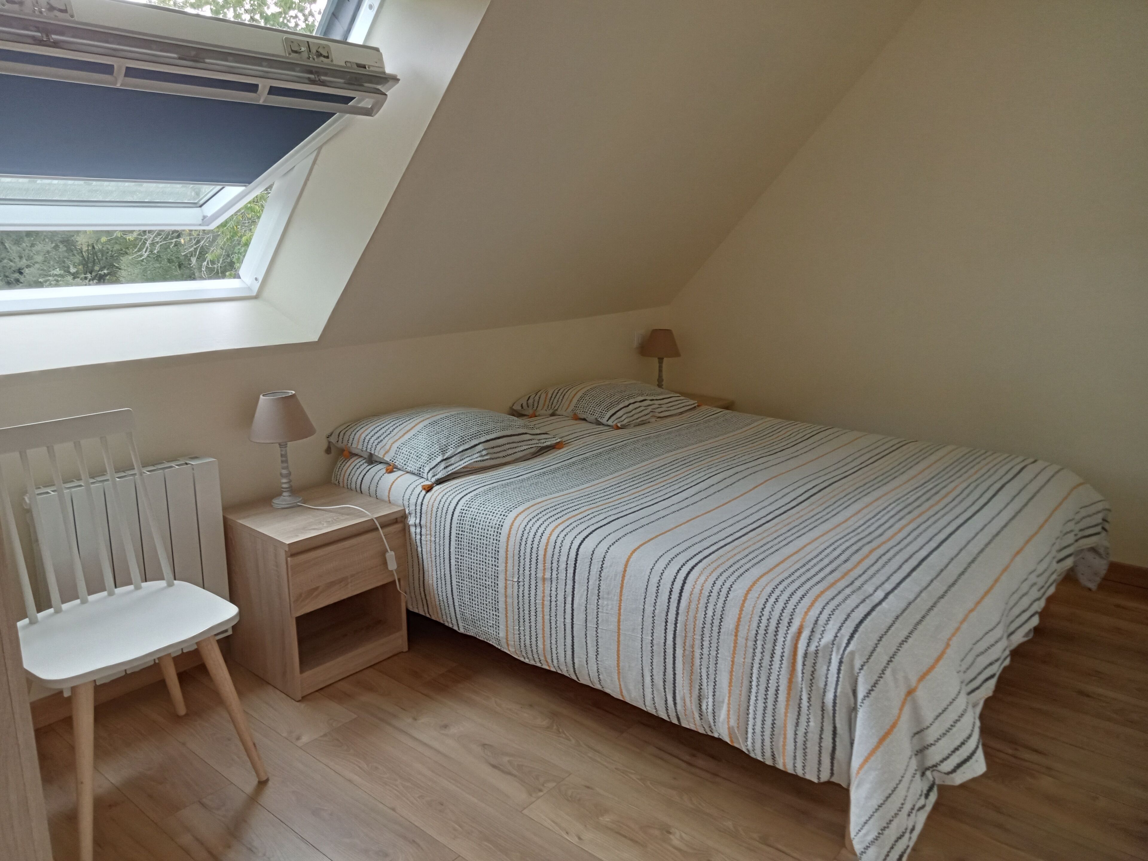 2 chambres, fer et planche à repasser, Wi-Fi, draps fournis