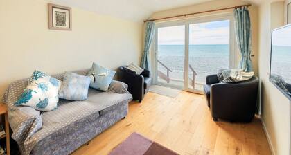Beach Side House in Beautiful Borth