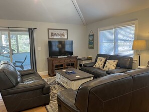 TV - Oceanside/Walk2Beach/HeatedPool/Hot Tub/Pool Table (Corolla)
