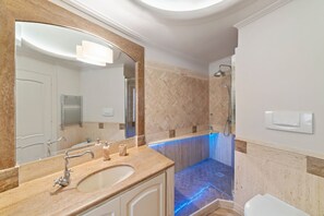 Dusche, Haartrockner, Bidet, Handtücher
