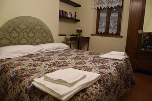 2 chambres, lit parapluie, Wi-Fi gratuit, draps fournis
