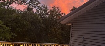 Peaceful Cabin in Cove on Williamstown Lake 7 miles from Ark Encounter