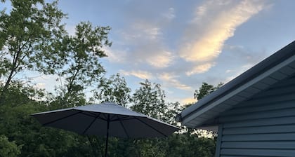 Peaceful Cabin in Cove on Williamstown Lake 7 miles from Ark Encounter
