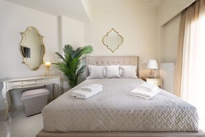 5 bedrooms, desk, iron/ironing board, travel cot