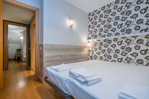 2 soveværelser, skrivebord, strygejern/strygebræt, Wi-Fi