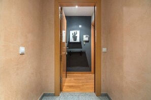 Unclassified image, 4 of 26, button