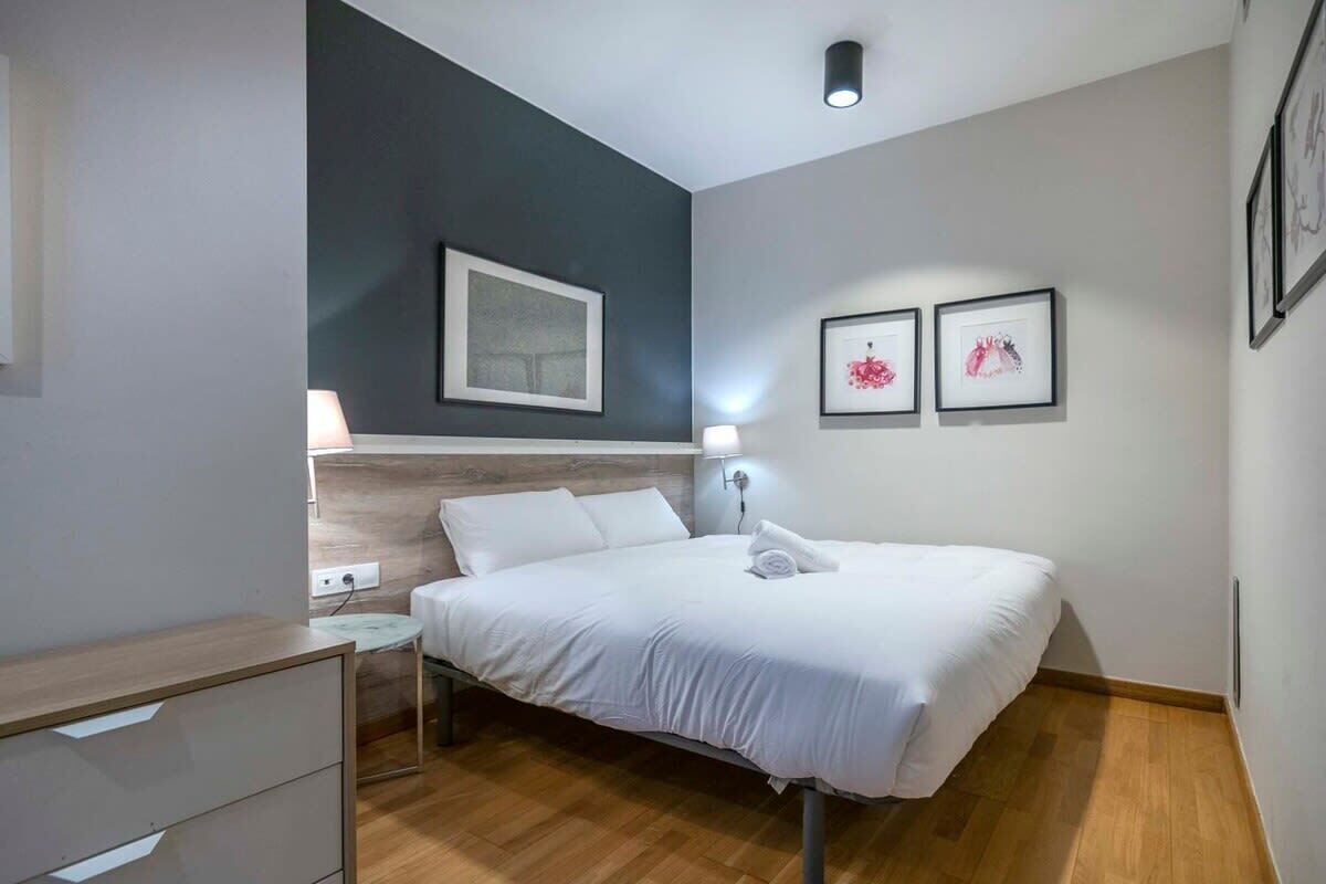 1 多间卧室、办公桌、熨斗/熨衣板、WiFi