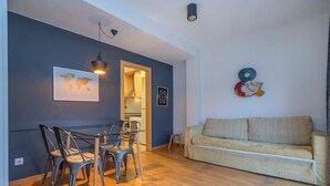 Unclassified image, 2 of 27, button - Plaza España 2 bedroom with balcony (Barcelona)