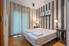 2 habitaciones, escritorio, tabla de planchar con plancha y wifi 
