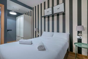 Unclassified image, 3 of 38, button