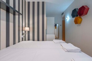 2 Schlafzimmer, Schreibtisch, Bügeleisen/Bügelbrett, WLAN