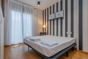 2 chambres, bureau, fer et planche à repasser, Wi-Fi