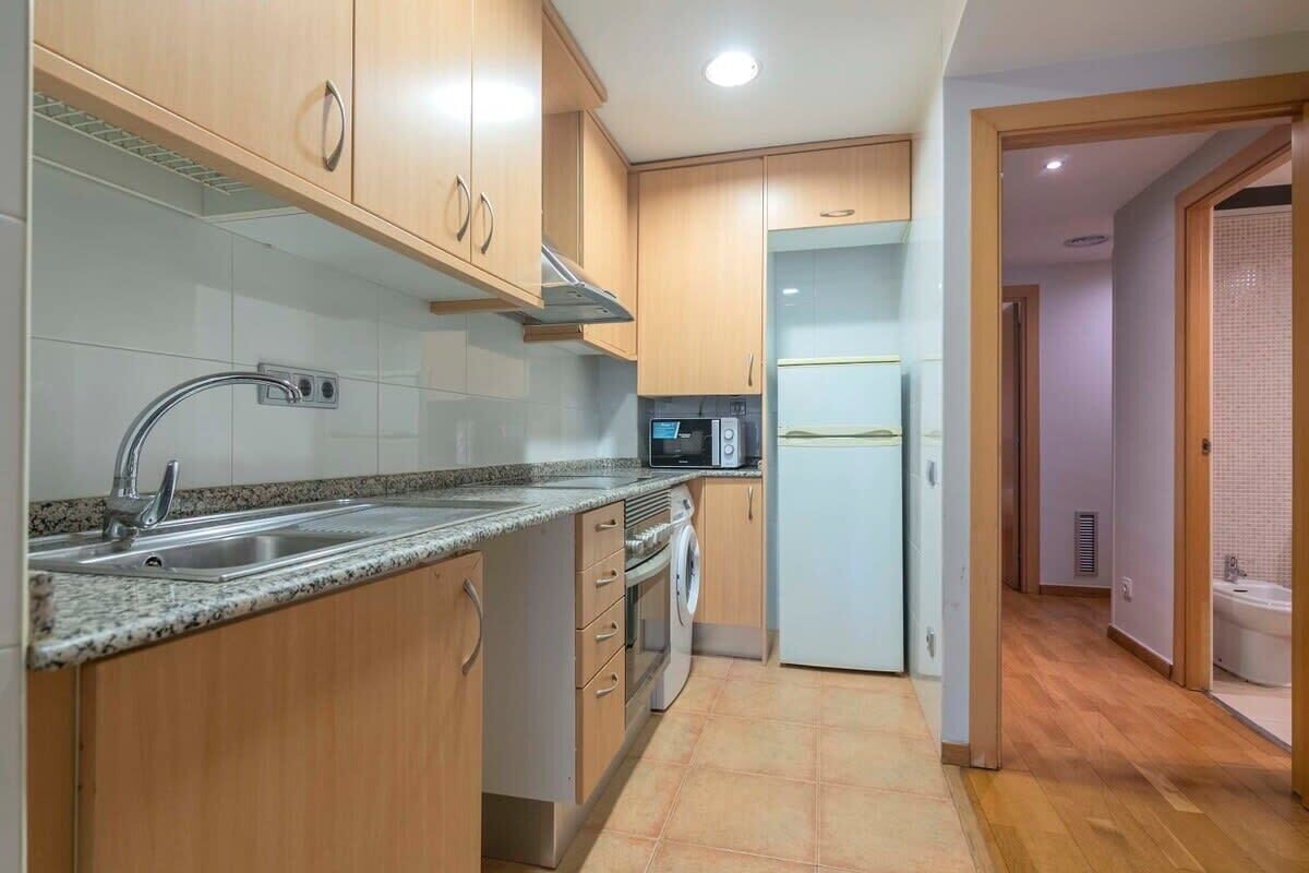 雪櫃、微波爐、焗爐、爐具