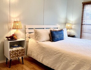 5 bedrooms, free WiFi, bed sheets
