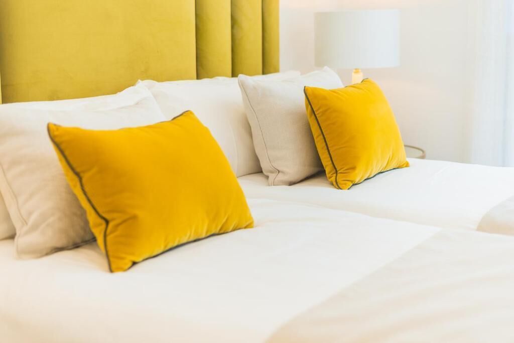 Blackout curtains, soundproofing, iron/ironing board, free WiFi